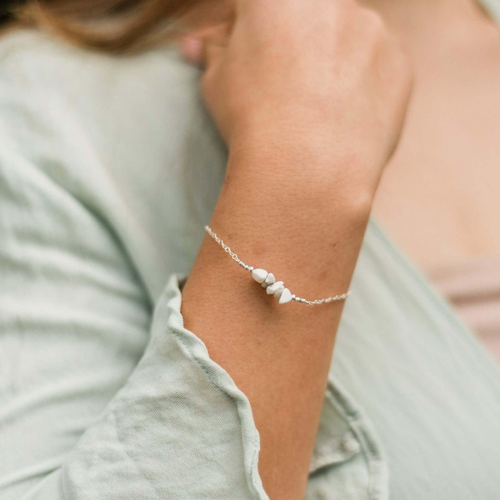 Howlite Chip Bead Bar Bracelet - Howlite Chip Bead Bar Bracelet - 14k Gold Fill - Luna Tide Handmade Crystal Jewellery